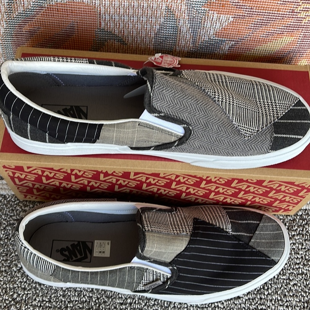 Vans WMNS Classic Slip-0n
Conference Call Suiting G
VN0A7Q4NHMU
Sneakers - Picture 4 of 16